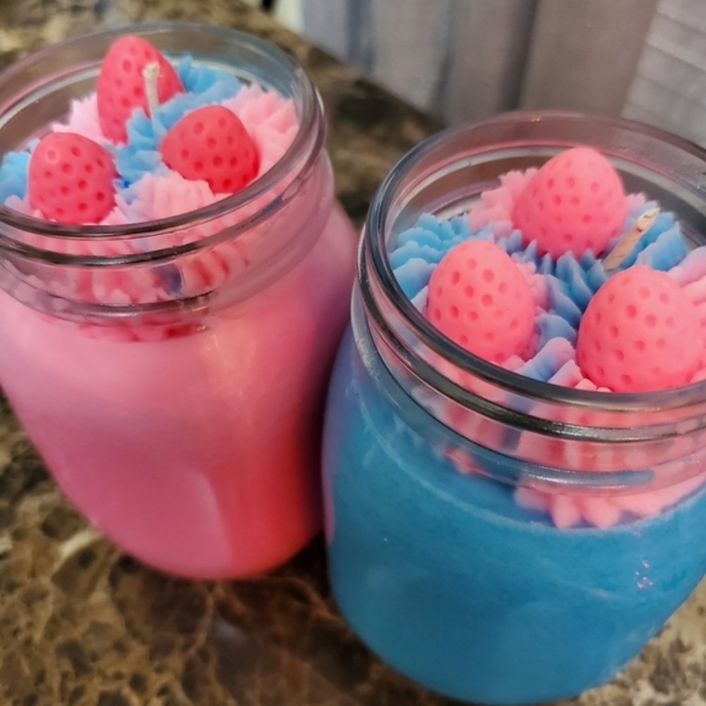 I have hand made soy candles, body butters, an scrubs - Picture 8 of 16
